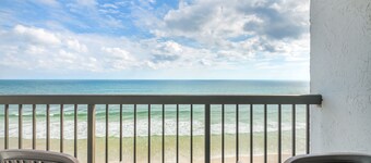 Tropical Winds Oceanfront Hotel