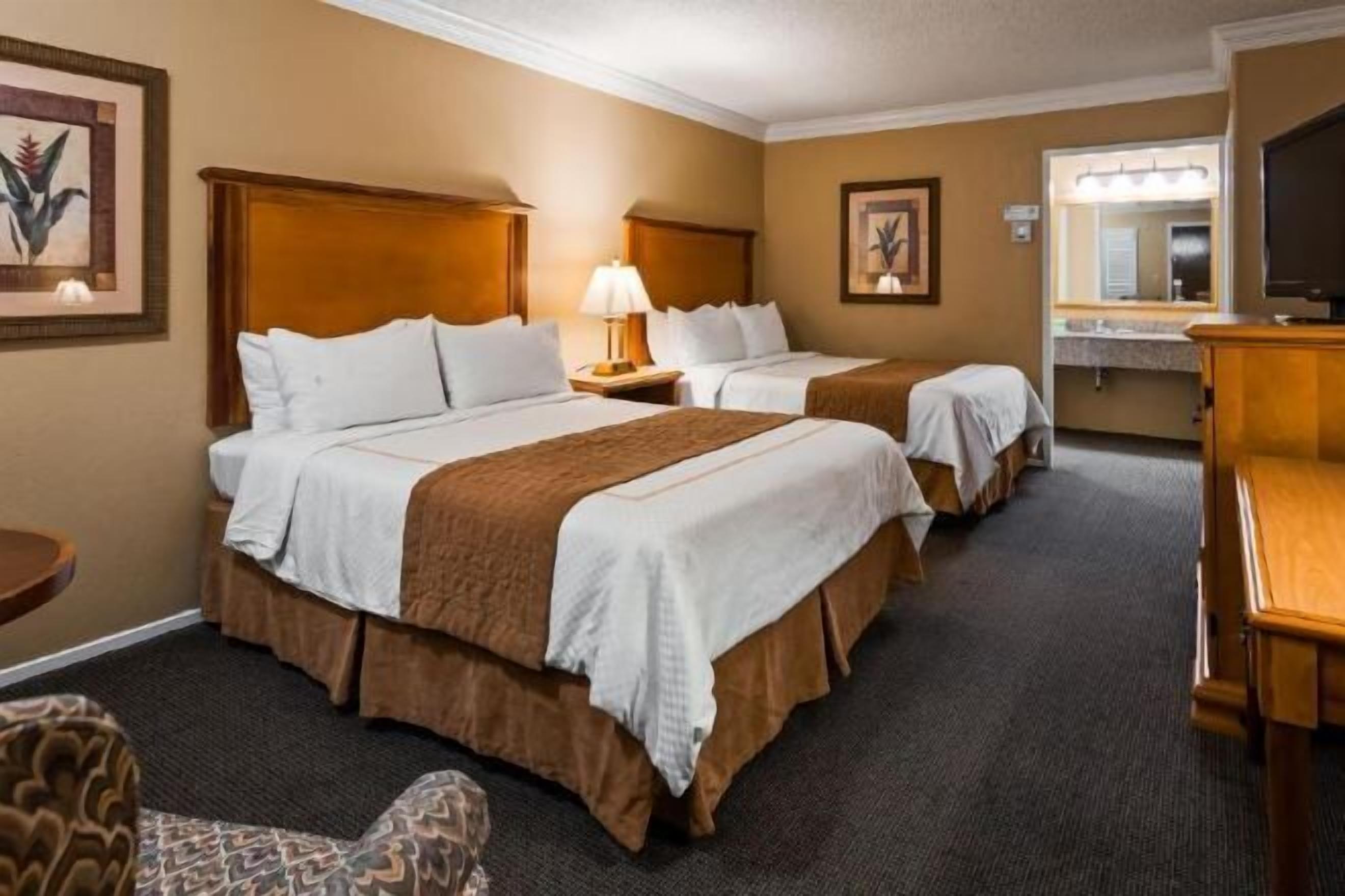 Schreibtisch, laptopgeeigneter Arbeitsplatz, Bügeleisen/Bügelbrett