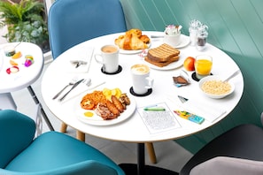 Daily full breakfast for a fee - Holiday Inn Gloucester-Cheltenham by IHG (Gloucester)