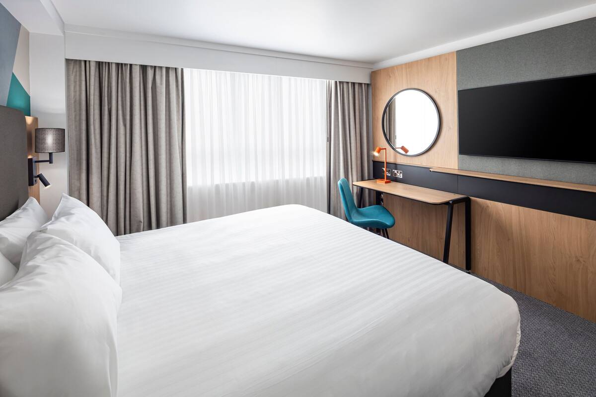 in-room safe, desk, laptop workspace, iron/ironing board