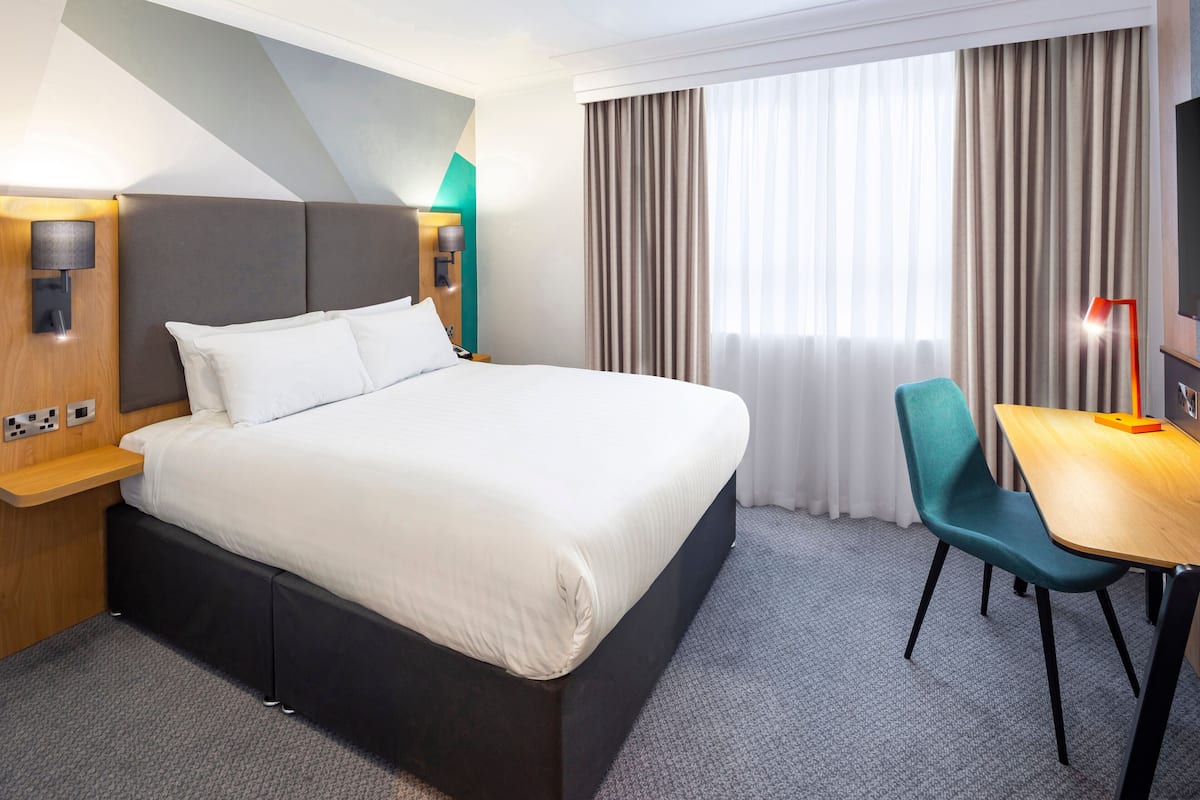 In-room safe, desk, laptop workspace, iron/ironing board