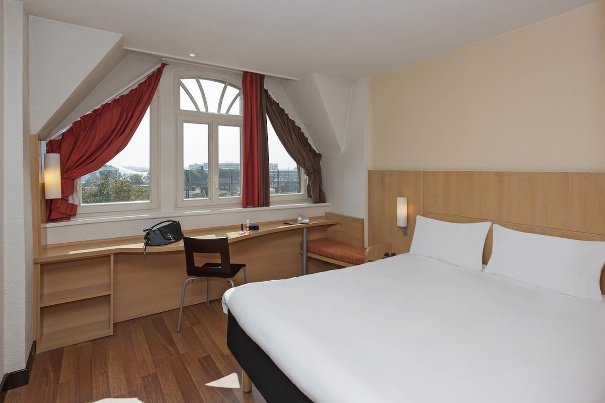 Skrivebord, strygejern/strygebræt, gratis Wi-Fi, sengetøj