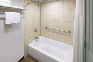 Combined shower/tub, hair dryer, towels, soap - Days Inn by Wyndham South Fort Worth (Fort Worth)