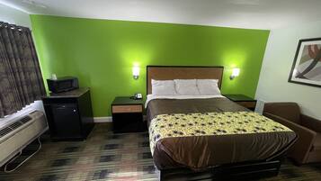 Quarto solteiro standard, 1 cama King, para não fumantes | Escrivaninha, Wi-Fi de cortesia, roupa de cama