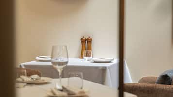 Frokost på farten hver dag (GBP 24 per person)