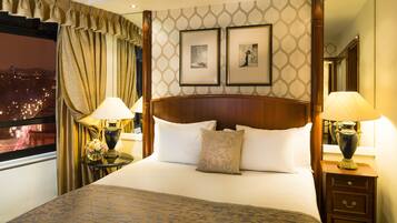 Minibar, in-room safe, desk, laptop workspace