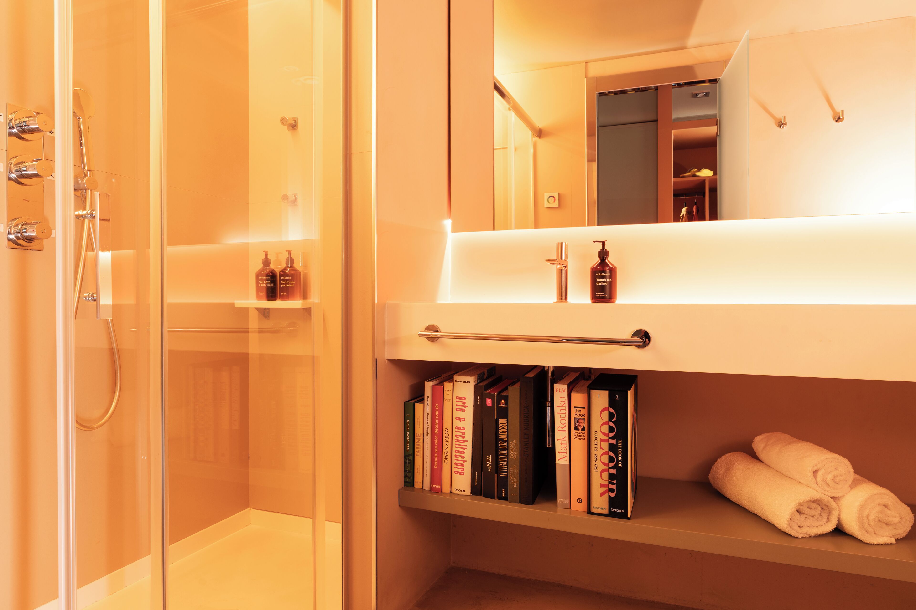 Foto - chic&basic Reding