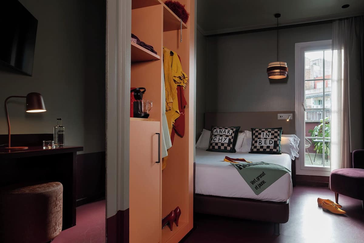 Basic Double Room, Terrace | Minibar, desk, blackout curtains, soundproofing