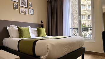 Chambre Classique, 1 lit double, non-fumeurs | Literie de qualité supérieure, minibar, coffres-forts dans les chambres