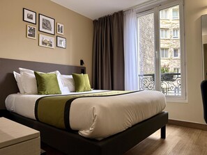 Habitación clásica, 1 cama matrimonial, para no fumadores | Ropa de cama de alta calidad y minibar 