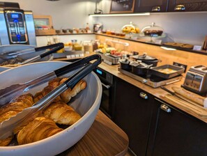 Daily buffet breakfast (EUR 15 per person)