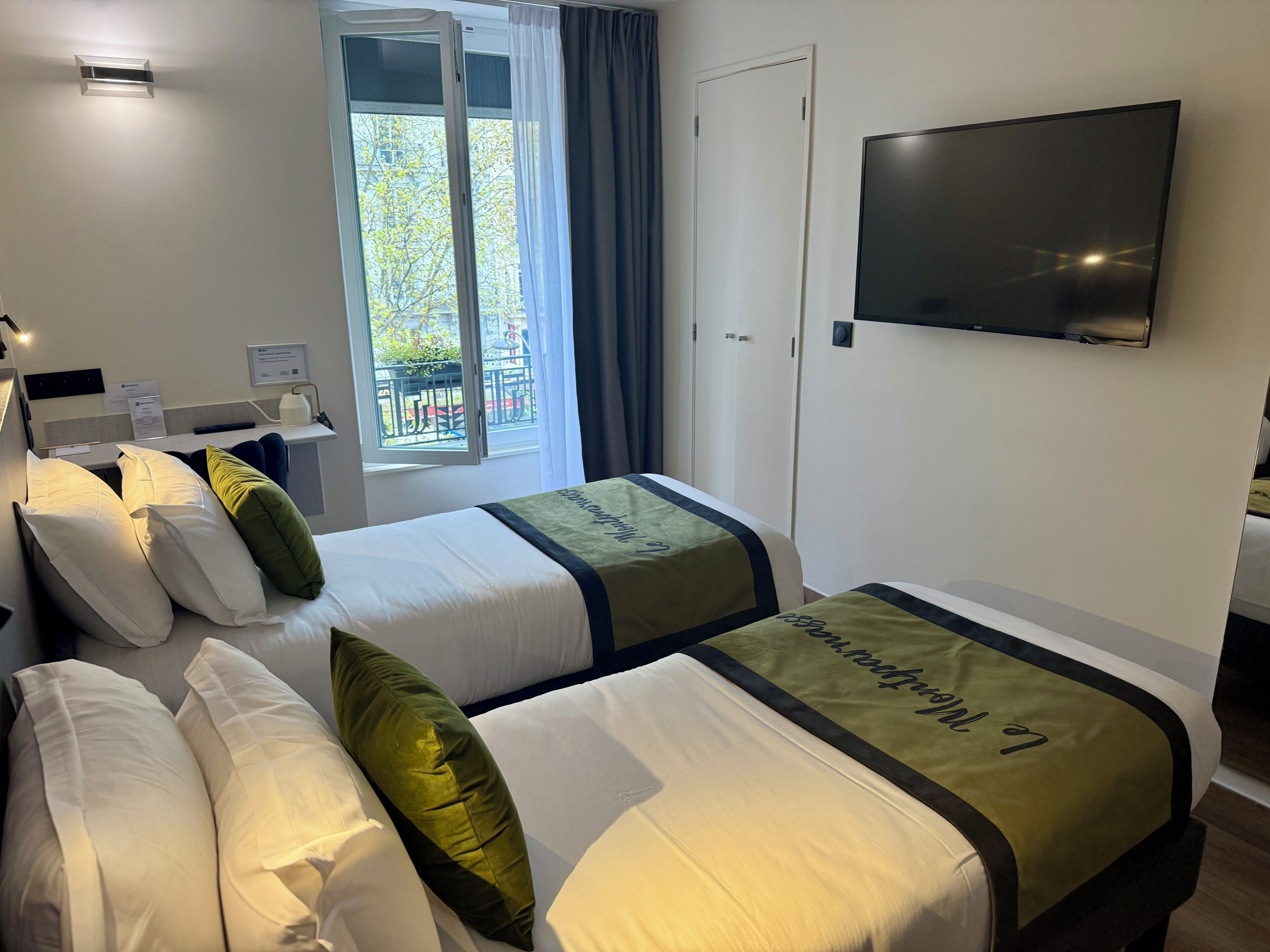 Quarto clássico, 2 camas de solteiro, para não fumantes | Roupas de cama premium, frigobar, cofres nos quartos