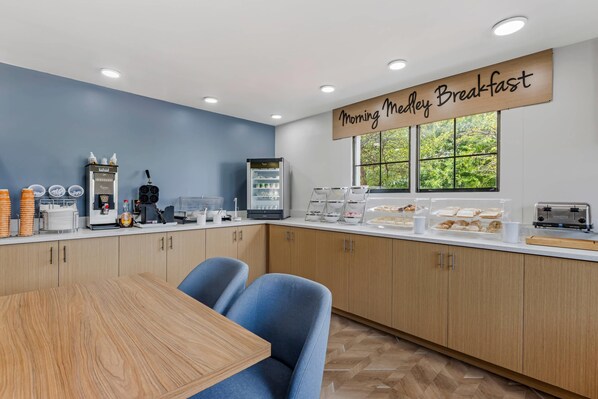 Free daily continental breakfast 