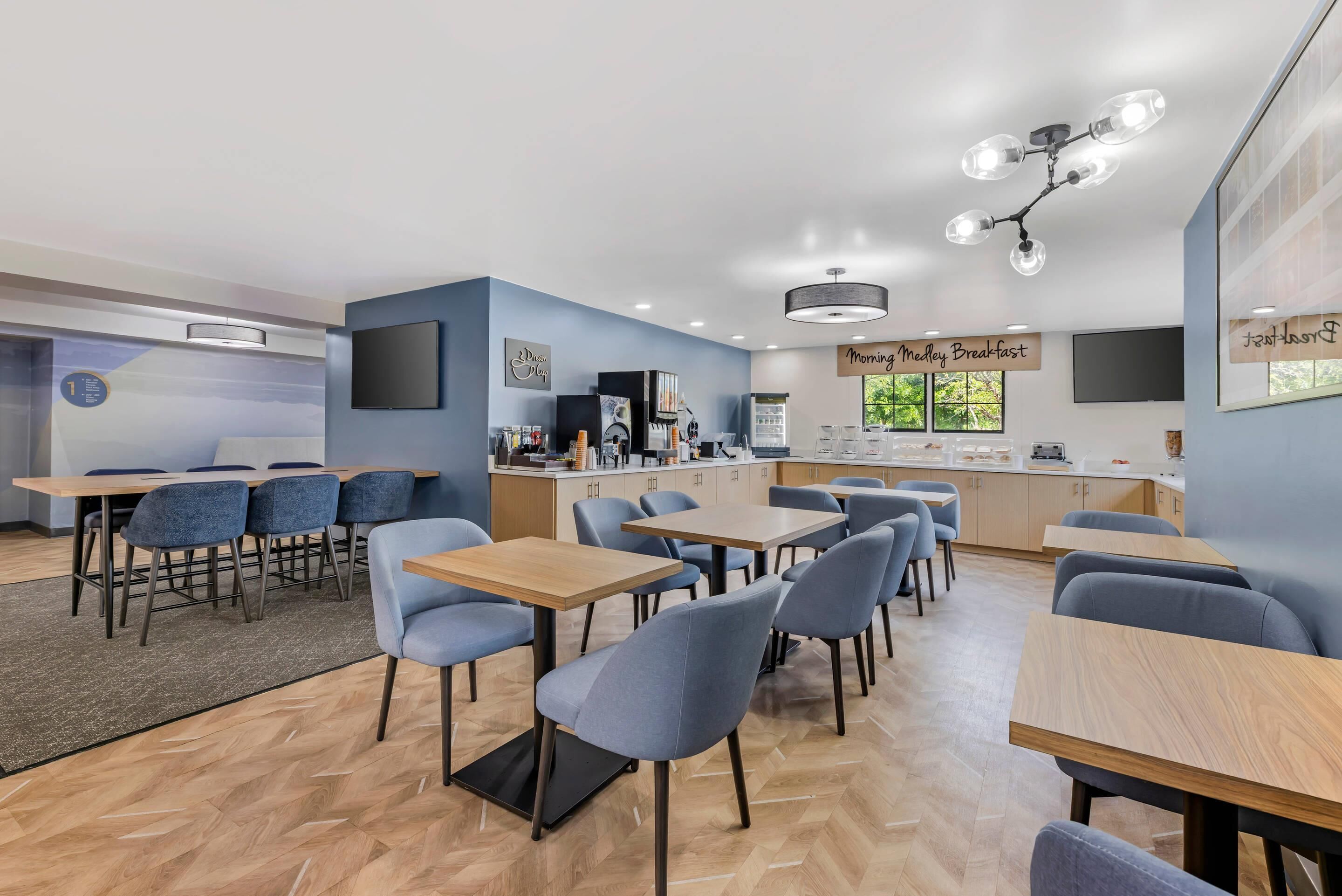 Free daily continental breakfast