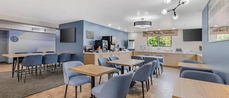 Tägliches inbegriffenes kontinentales Frühstück