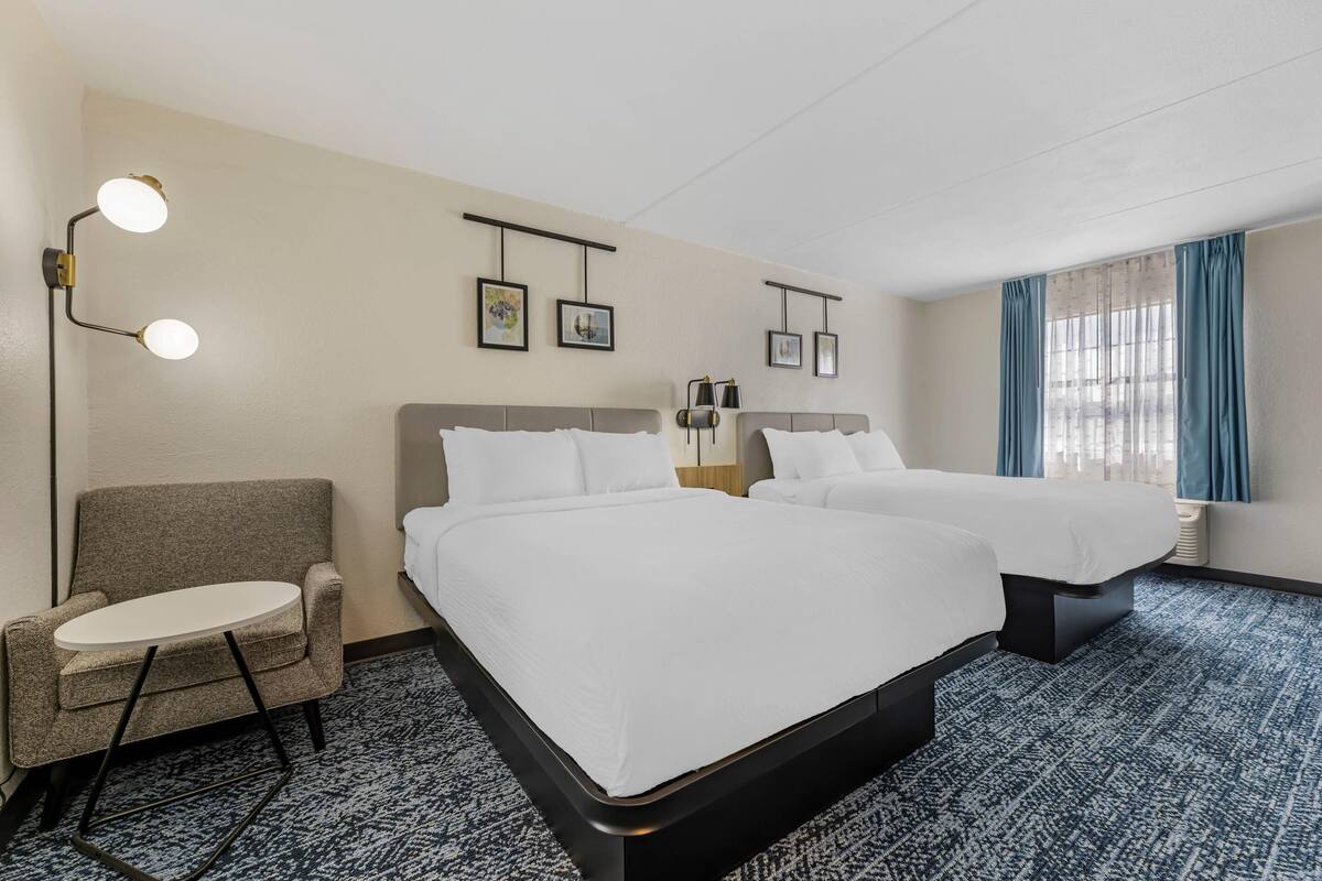 Ropa de cama de alta calidad y escritorio