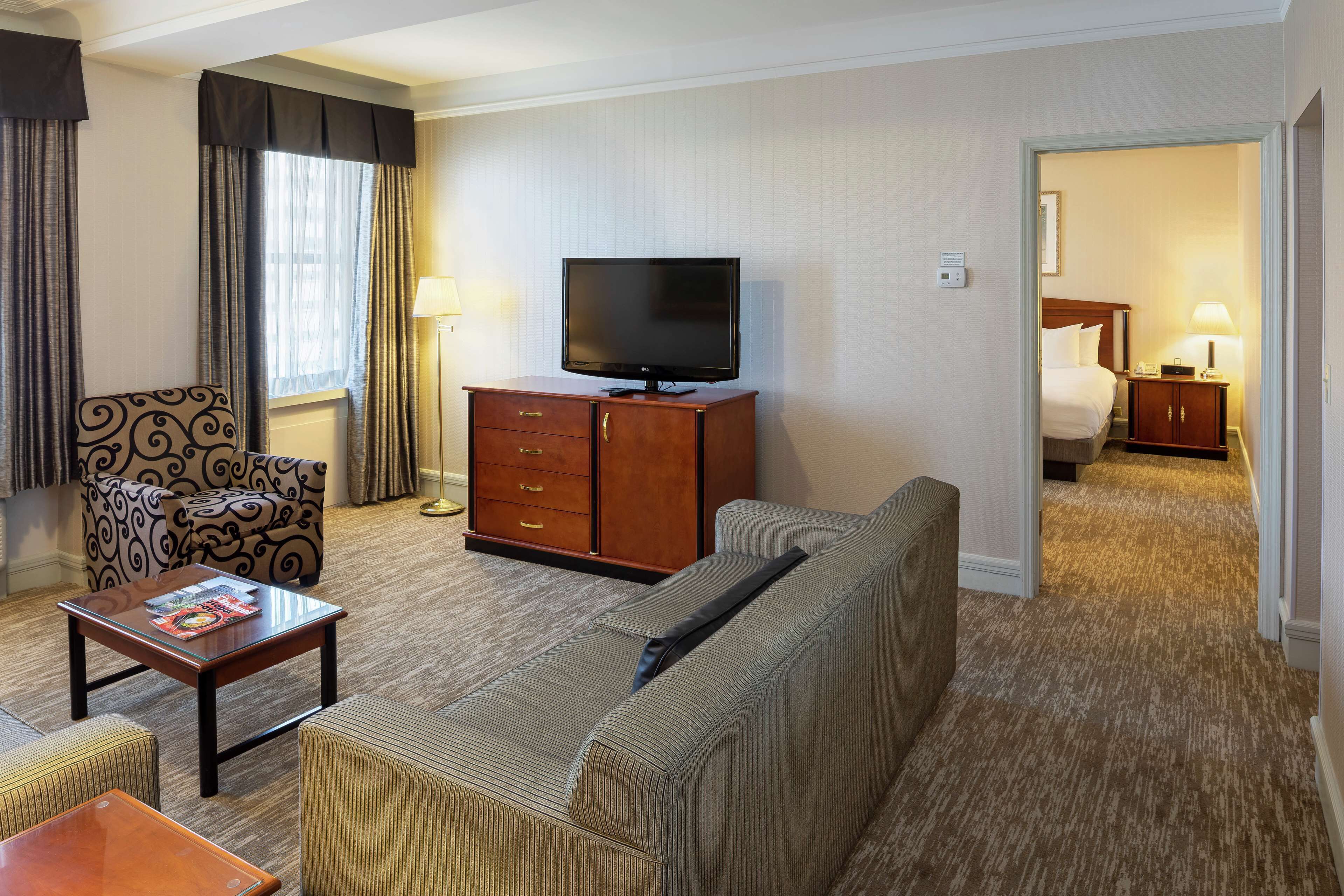 Photo - Hilton Cincinnati Netherland Plaza