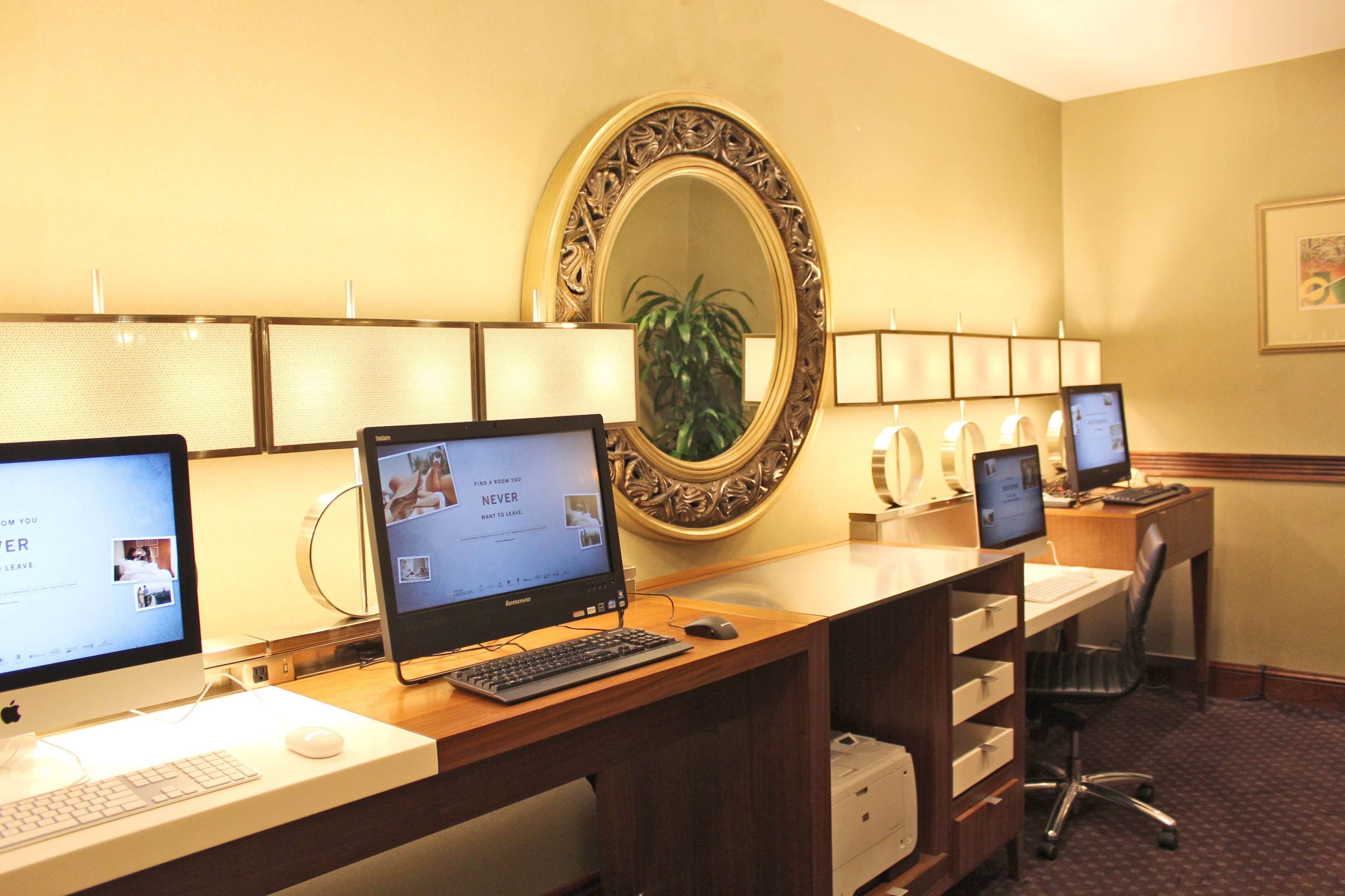 Photo - Hilton Cincinnati Netherland Plaza