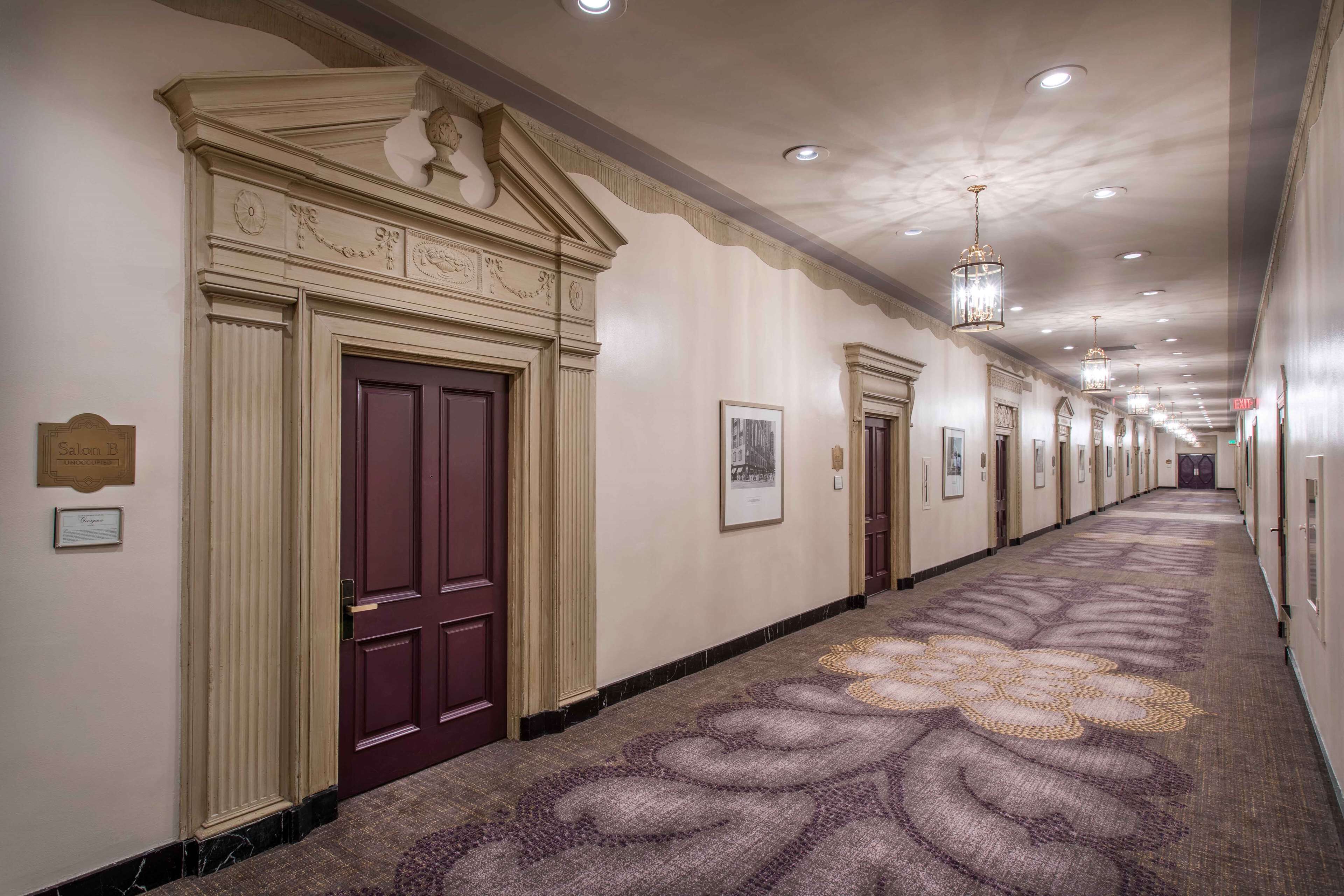 Photo - Hilton Cincinnati Netherland Plaza