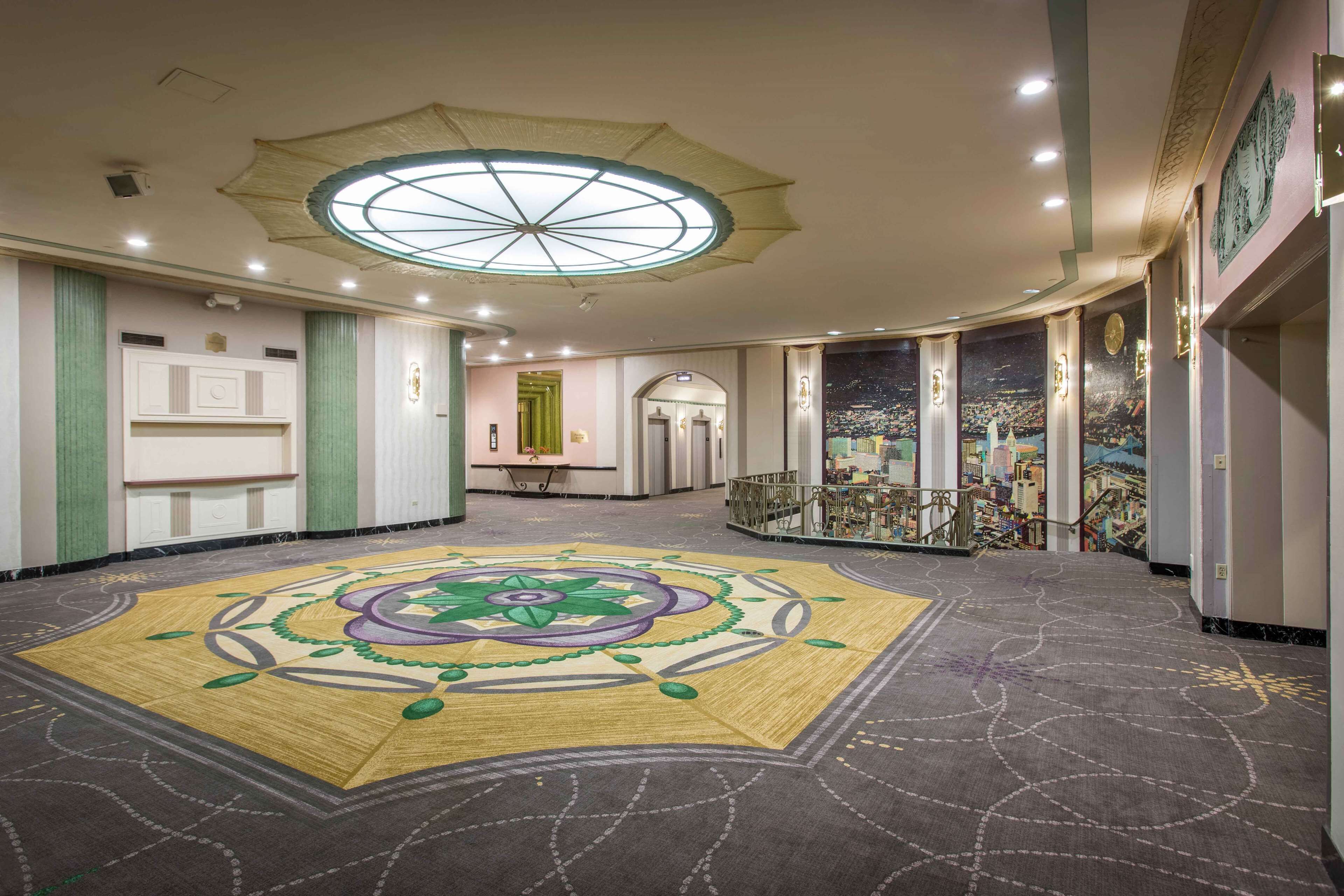 Photo - Hilton Cincinnati Netherland Plaza