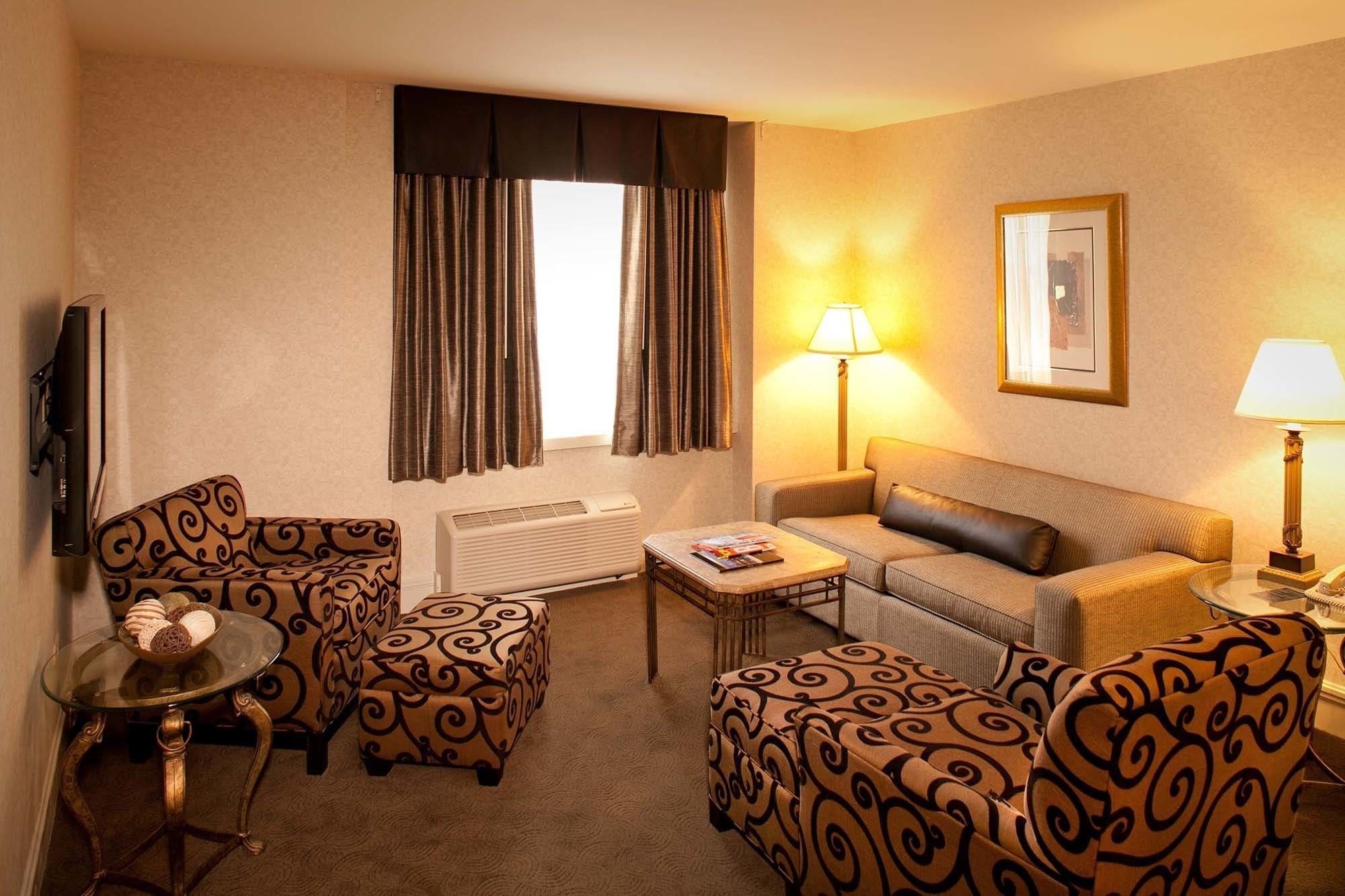Photo - Hilton Cincinnati Netherland Plaza
