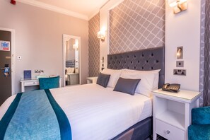 Desk, laptop workspace, iron/ironing board, free WiFi