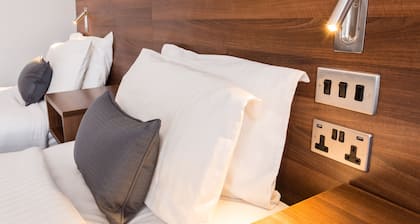 Carlton Hotel