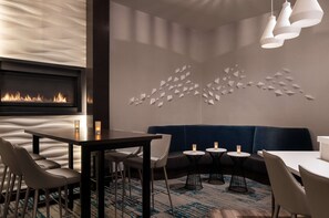 Bar (on property) - Hilton Garden Inn Denver/Cherry Creek (Denver)