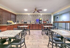 Free daily continental breakfast 