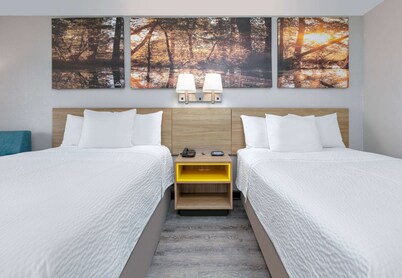 Days Inn by Wyndham Greenville MS