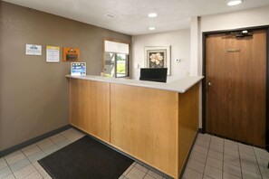 Lobby - Days Inn by Wyndham Willmar (Willmar)