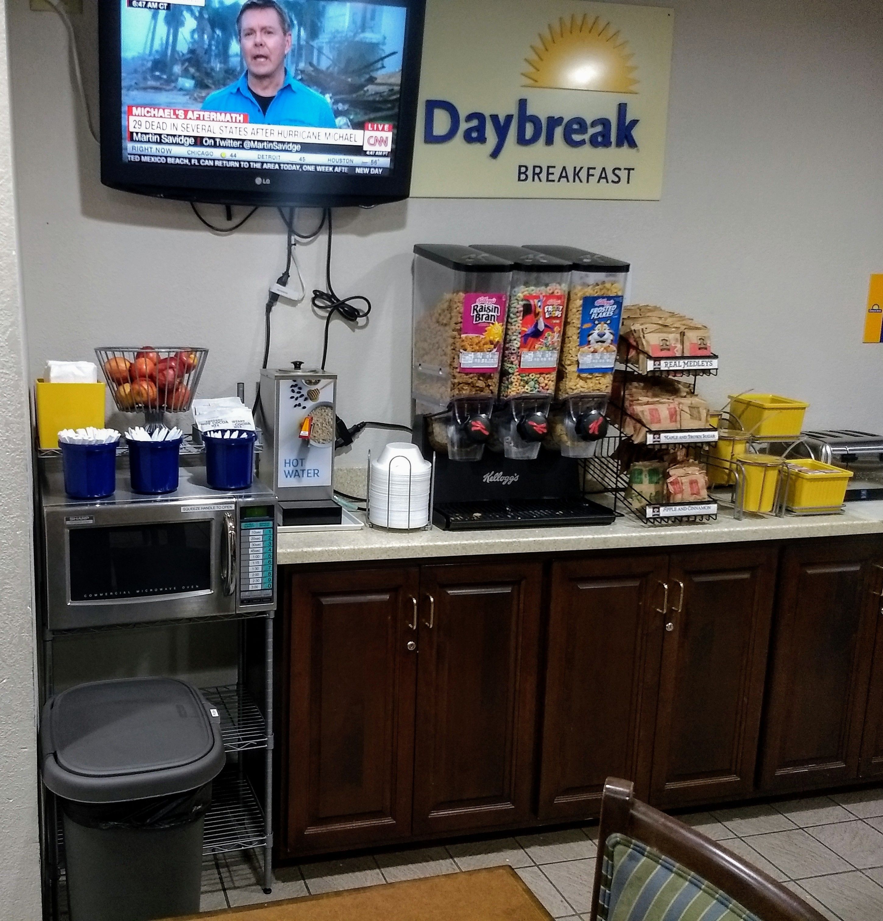 Free daily continental breakfast 