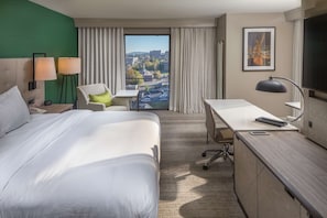 Zimmer, 1 King-Bett, Eckzimmer | Hochwertige Bettwaren, Zimmersafe, Schreibtisch, Verdunkelungsvorhänge