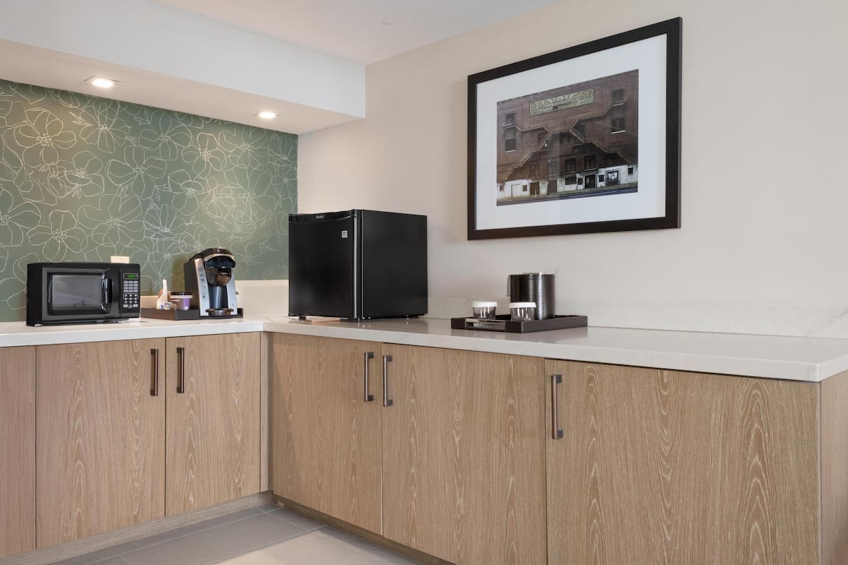 suite, 1 king bed, accessible, balcony (mobility) | private kitchen | fridge, coffee/tea maker