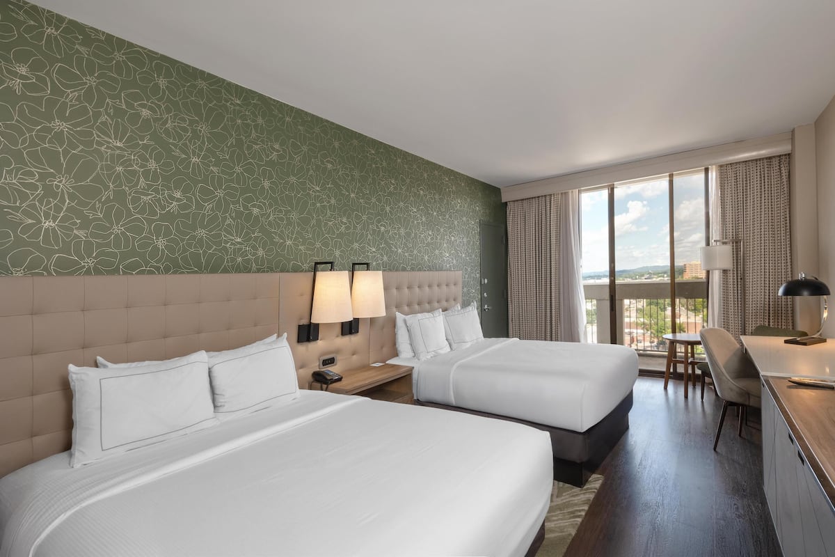 Premium bedding, in-room safe, desk, blackout curtains