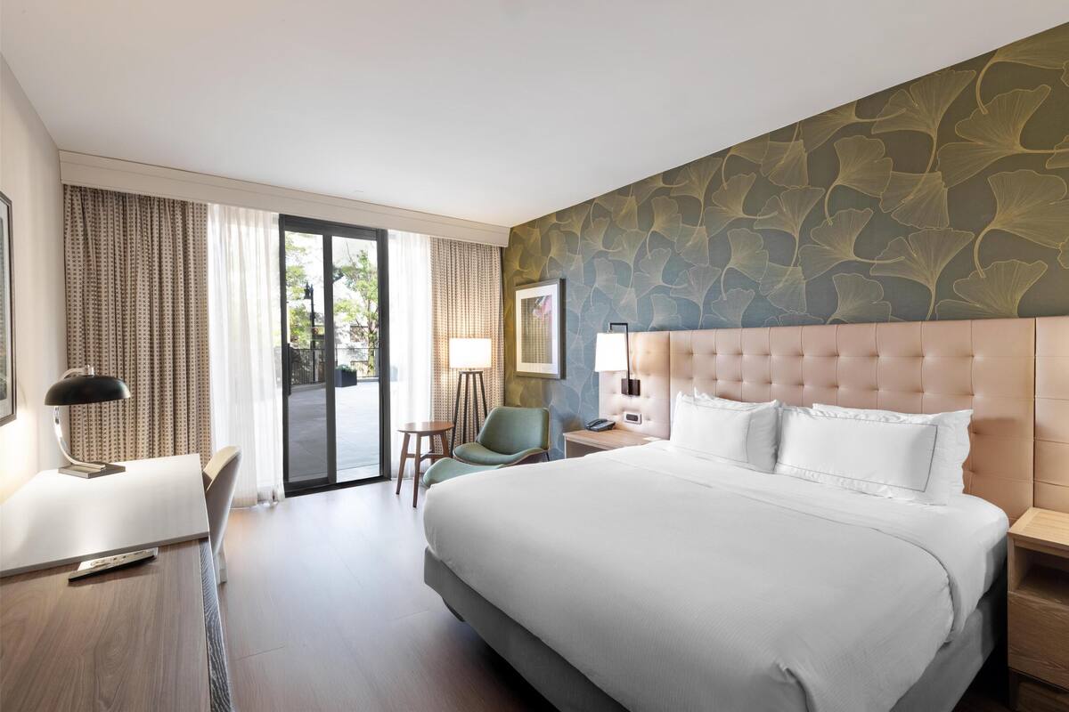 Premium bedding, in-room safe, desk, blackout curtains