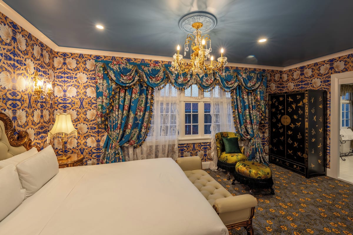 Duchess Suite | 1 bedroom, premium bedding, minibar, in-room safe