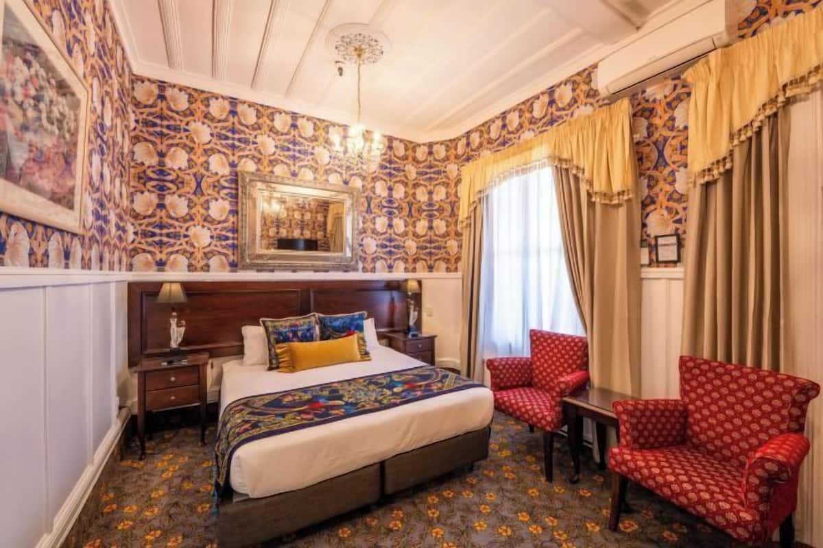 Ropa de cama de alta calidad y minibar