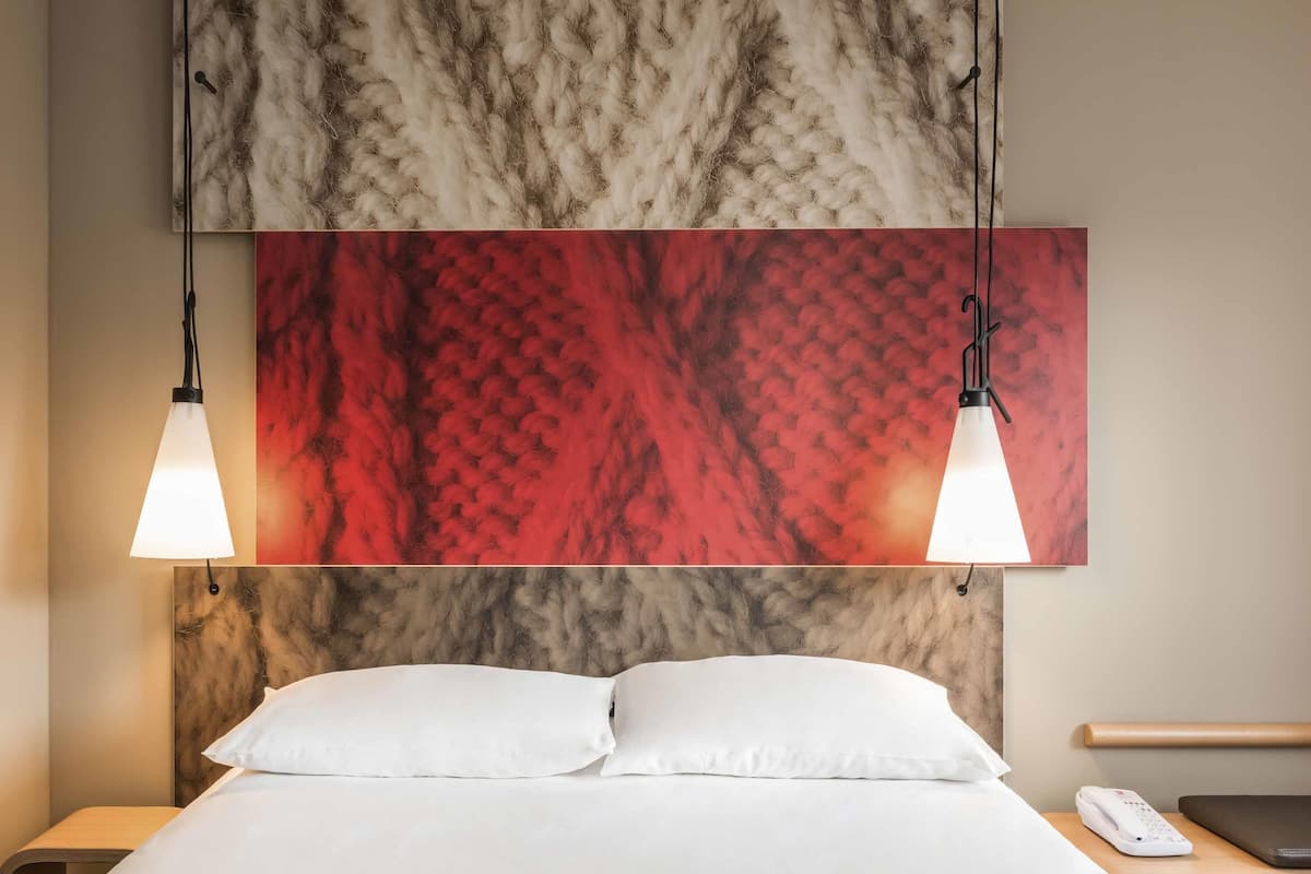 Standard Double Room, 1 Double Bed | Individually furnished, desk, blackout drapes, soundproofing