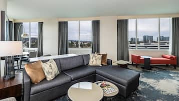 Egyptian cotton sheets, premium bedding, down comforters, in-room safe