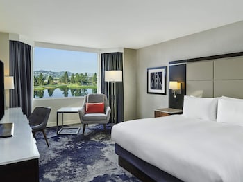 Classic Room, 1 King Bed, Accessible | Egyptian cotton sheets, premium bedding, down comforters, in-room safe at Grand Bay Hotel San Francisco