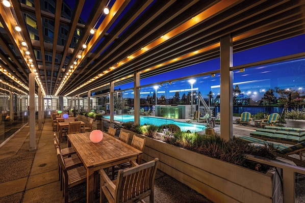Breakfast, lunch, dinner served; pool views