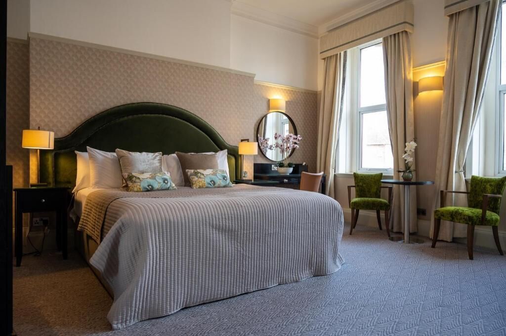 Bộ đồ giường cao cấp, két bảo mật tại phòng, trang trí khác biệt 