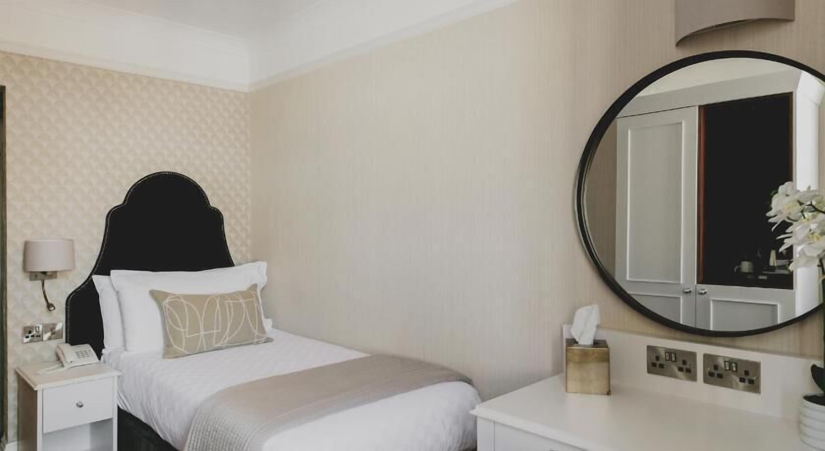 Bộ đồ giường cao cấp, két bảo mật tại phòng, trang trí khác biệt 