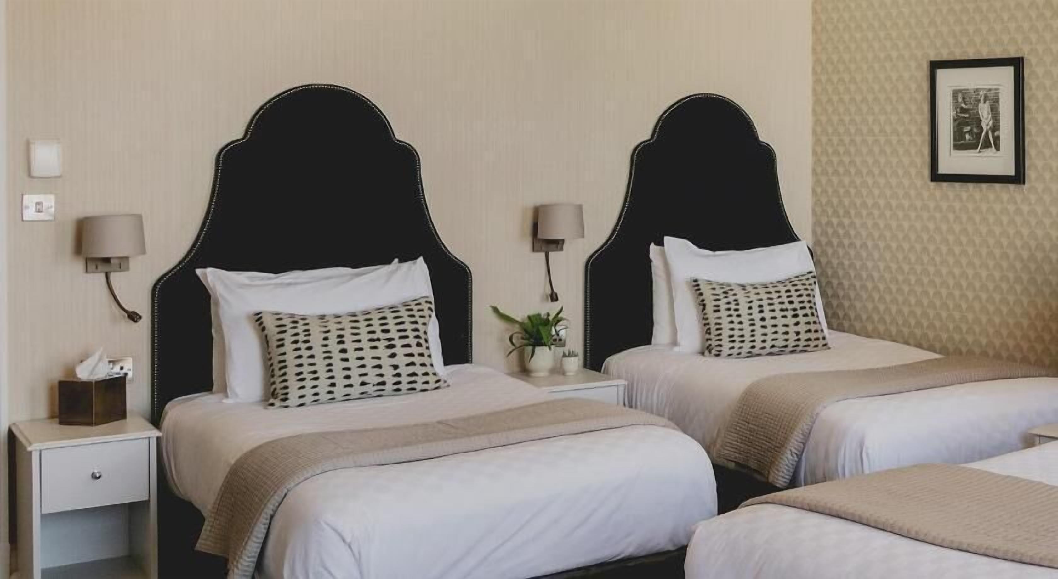 Bộ đồ giường cao cấp, két bảo mật tại phòng, trang trí khác biệt 