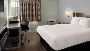 Room, 1 Queen Bed | Desk, iron/ironing board, free WiFi, bed sheets