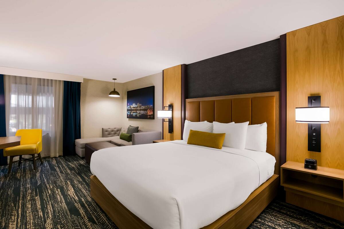 standard room, 1 king bed, non smoking, refrigerator & microwave (shower only) | premium bedding, in-room safe, blackout curtains, iron/ironing board