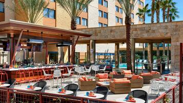 3 Restaurants, Frühstück, Mittagessen, Abendessen, amerikanische Küche