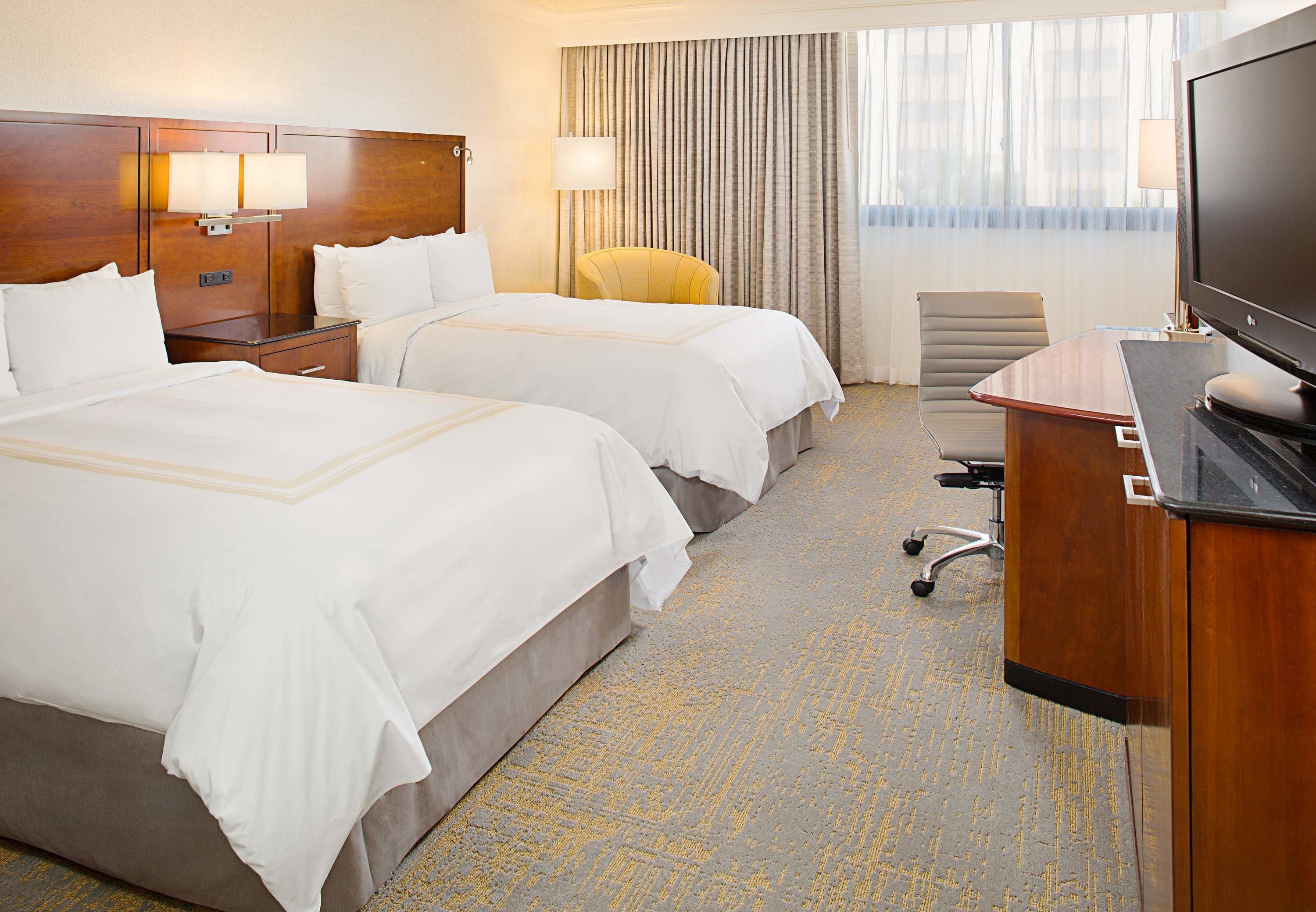 1 bedroom, premium bedding, pillow-top beds, desk