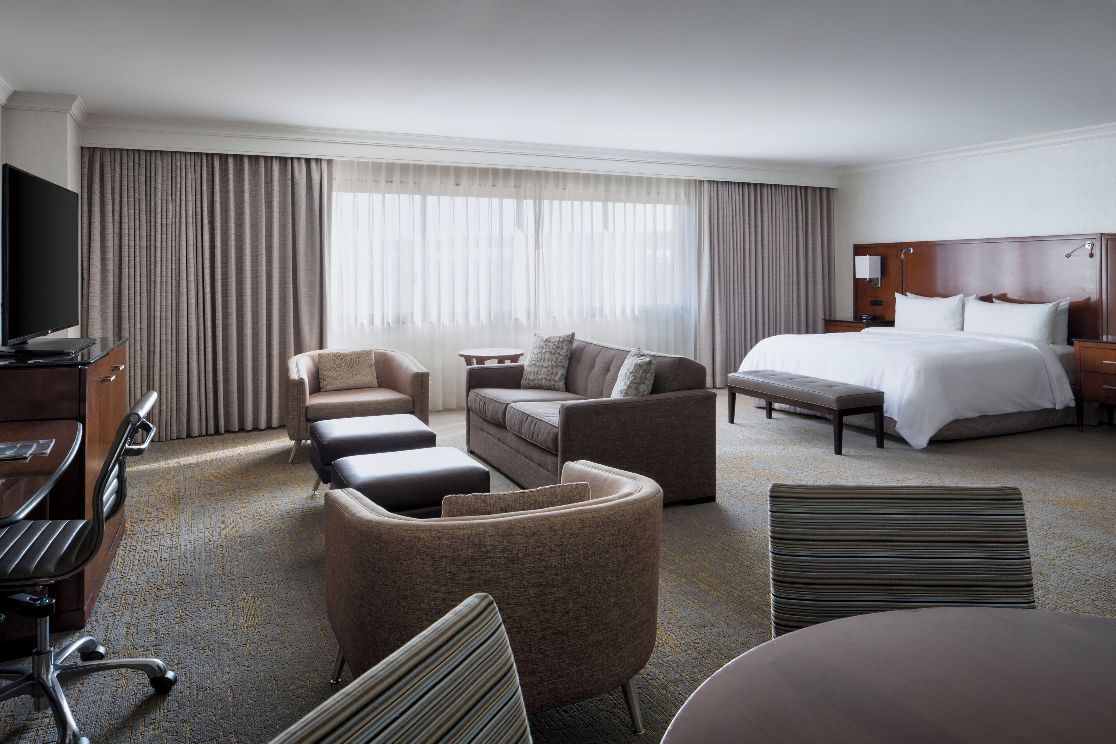 Junior Suite, 1 King Bed with Sofa bed